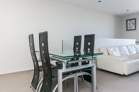 Photo of property in Patent 326 Apartments, 326 Evans Bay Parade, Hataitai, Wellington, 6021