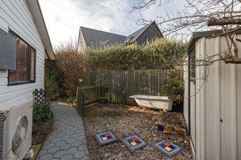 Photo of property in 2/48 Mcfaddens Road, St Albans, Christchurch, 8052