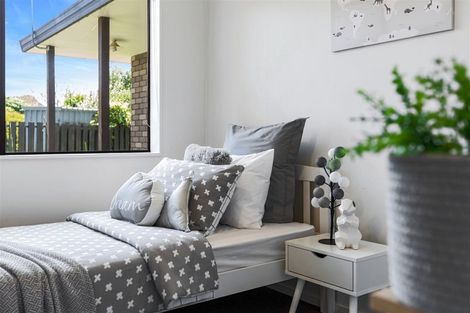 Photo of property in 1 Emery Place, Papamoa Beach, Papamoa, 3118