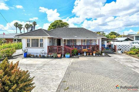 Photo of property in 11 Staines Avenue, Mangere East, Auckland, 2024
