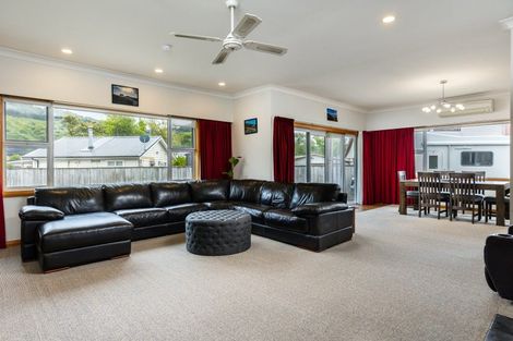 Photo of property in 36 Kent Street, Picton, 7220