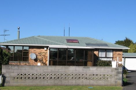 Photo of property in 14 Cooper Place, Papakura, 2110