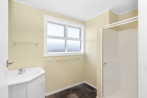 Photo of property in 4 Alan Lindsay Avenue, Waitarere Beach, Levin, 5510