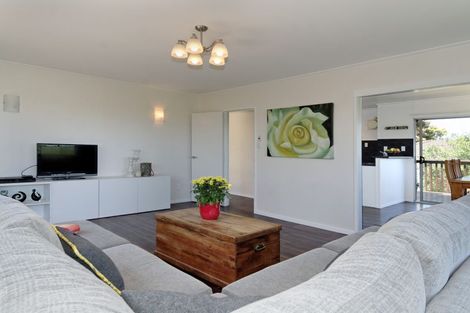 Photo of property in 6 Zita Maria Drive, Massey, Auckland, 0614