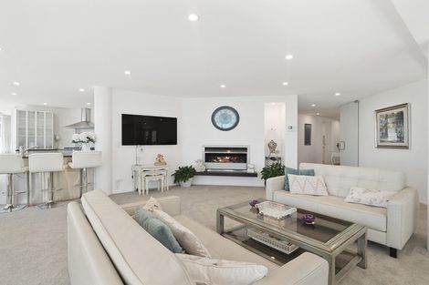 Photo of property in 1/31 Craig Road, Milford, Auckland, 0620