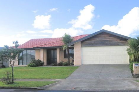 Photo of property in 100 Armoy Drive, East Tamaki, Auckland, 2016