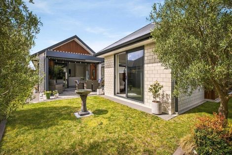 Photo of property in 6 Sarcodia Place, Papamoa Beach, Papamoa, 3118