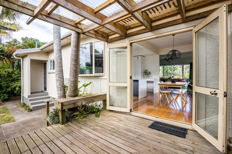 Photo of property in 65 Paynters Avenue, Strandon, New Plymouth, 4312