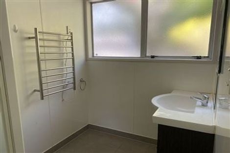 Photo of property in 13 Adam Sunde Place, Glen Eden, Auckland, 0602