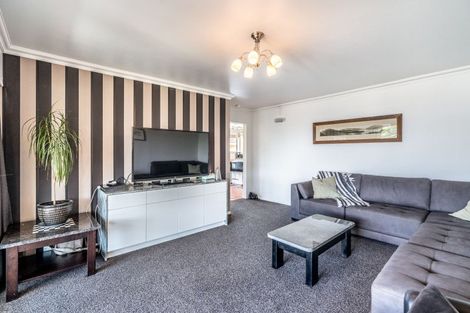 Photo of property in 82 Dalwharn Street, Wallacetown, 9816