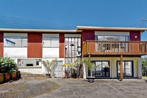 Photo of property in 6 Zita Maria Drive, Massey, Auckland, 0614