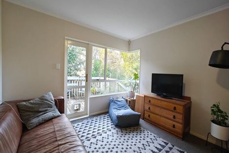 Photo of property in 9 Ryehill Close, New Lynn, Auckland, 0600