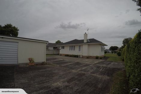 Photo of property in 2 Hereford Street, Te Atatu Peninsula, Auckland, 0610
