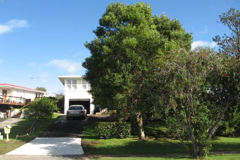 Photo of property in 61 Ennis Avenue, Pakuranga Heights, Auckland, 2010