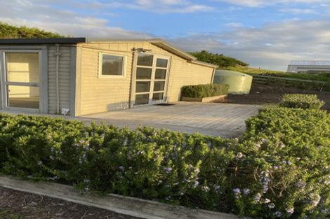 Photo of property in 175 Derham Road, Te Horo, Otaki, 5581