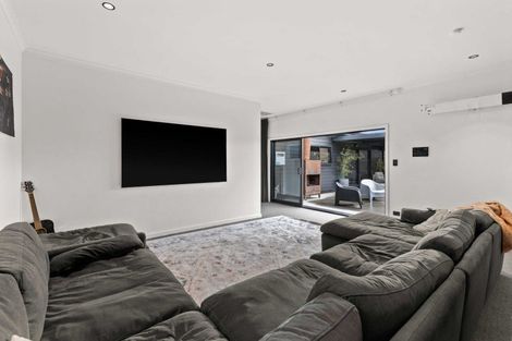 Photo of property in 23 Lucknow Road, Havelock North, 4130
