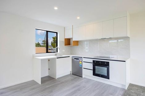 Photo of property in 3/17 Kingdale Road, Henderson, Auckland, 0610