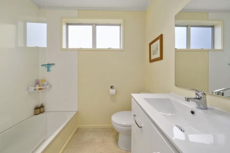 Photo of property in 159 Regent Street, Martinborough, 5711