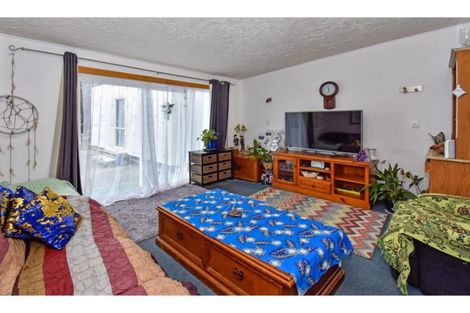 Photo of property in 18 Mcleod Road, Weymouth, Auckland, 2103