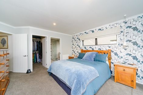 Photo of property in 14 Tennyson Avenue, Kelvin Grove, Palmerston North, 4414