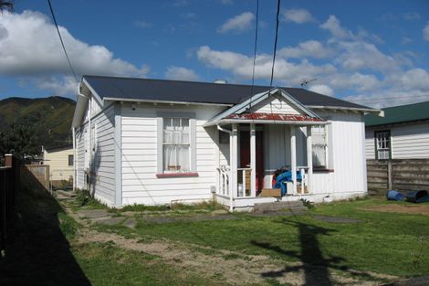 Photo of property in 32 Awamutu Grove, Waiwhetu, Lower Hutt, 5010