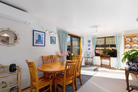 Photo of property in 1/165 Prestons Road, Redwood, Christchurch, 8051