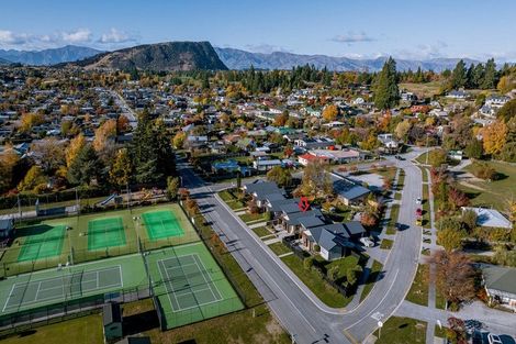 Photo of property in 206 Warren Street, Wanaka, 9305