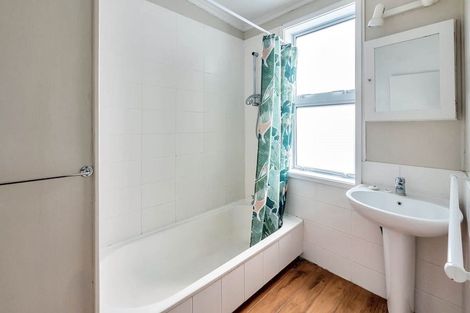 Photo of property in 26 Killarney Avenue, Torbay, Auckland, 0630