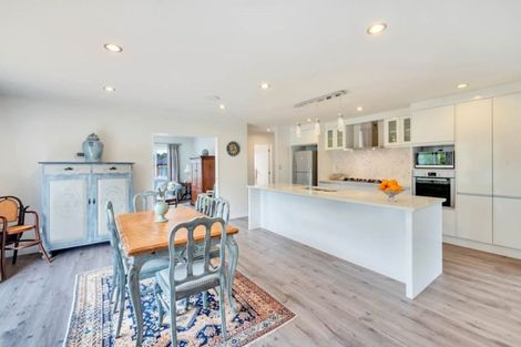 Photo of property in 47 Sohlue Place, Oteha, Auckland, 0632