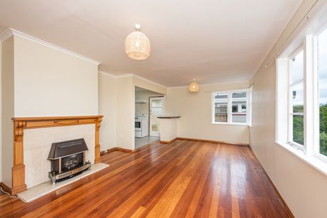 Photo of property in 17 Highbury Road, Highbury, Wellington, 6012