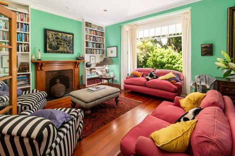 Photo of property in 42 Central Terrace, Kelburn, Wellington, 6012