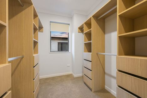 Photo of property in 8 Kina Place, Long Bay, Auckland, 0630