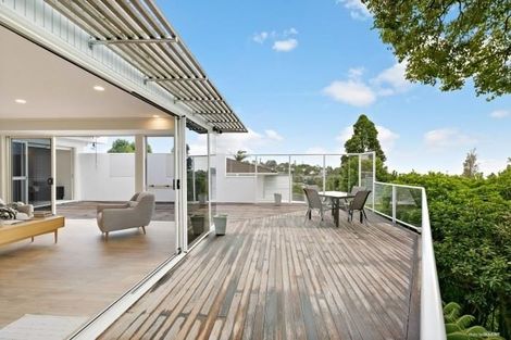 Photo of property in 27 Mcmillan Place, Mellons Bay, Auckland, 2014