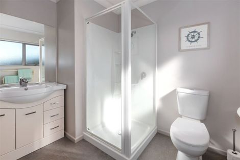 Photo of property in 2 Gennaker Lane, Whitby, Porirua, 5024