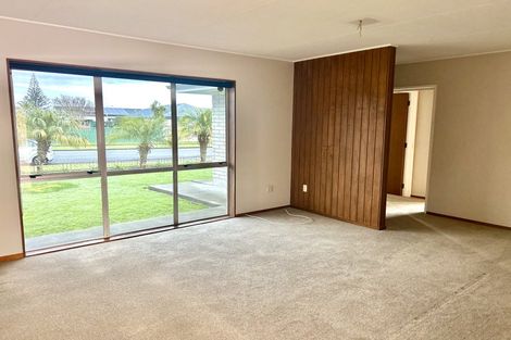 Photo of property in 15 Spriggs Crescent, Greenmeadows, Napier, 4112