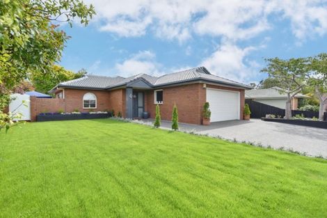 Photo of property in 4 Rue De La Mare, Parklands, Christchurch, 8083