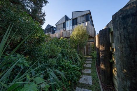 Photo of property in 1/6 Bushland Grove, Paparangi, Wellington, 6037