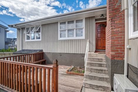 Photo of property in 7 Kaweka Street, New Lynn, Auckland, 0600