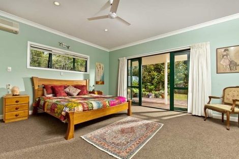 Photo of property in 56 Roland Road, Greenhithe, Auckland, 0632
