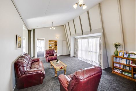 Photo of property in 14 Bassett Place, Taradale, Napier, 4112