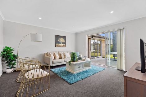 Photo of property in 21 Naeo Close, Papamoa Beach, Papamoa, 3118