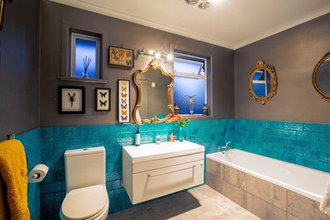 Photo of property in 105 Vivian Street, New Plymouth, 4310