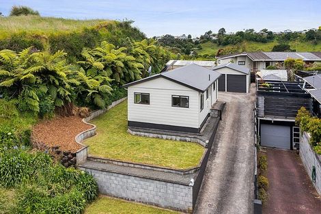 Photo of property in 118 Riversdale Drive, Merrilands, New Plymouth, 4312