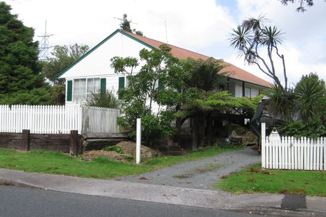 Photo of property in 105 Kemp Road, Massey, Auckland, 0614
