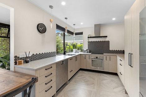 Photo of property in 206 Glengarry Road, Glen Eden, Auckland, 0602