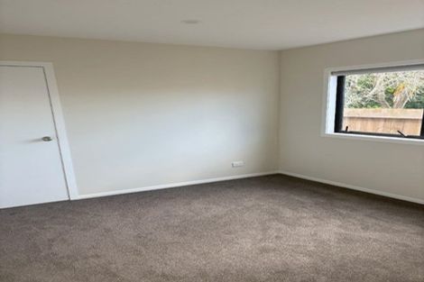 Photo of property in 98 Tirimoana Road, Te Atatu South, Auckland, 0602