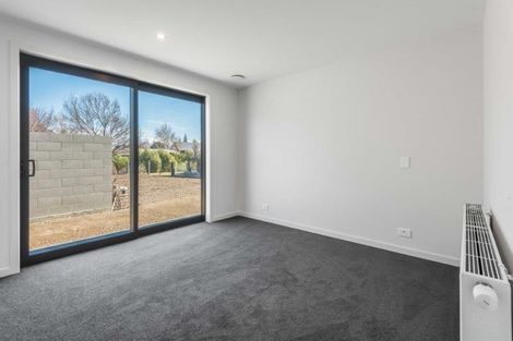 Photo of property in 1 Kapuka Lane, Wanaka, 9305
