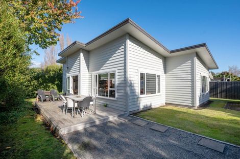 Photo of property in 2/38 Kinloch Road, Kinloch, Taupo, 3377