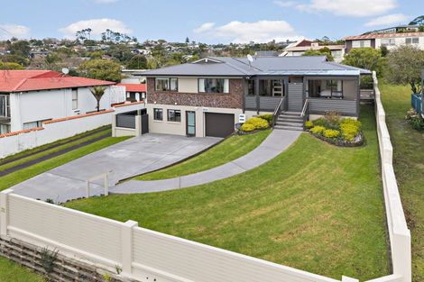 Photo of property in 32 Amante Crescent, Mairangi Bay, Auckland, 0630