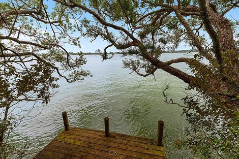 Photo of property in 7 Chatham Avenue, Paremoremo, Auckland, 0632